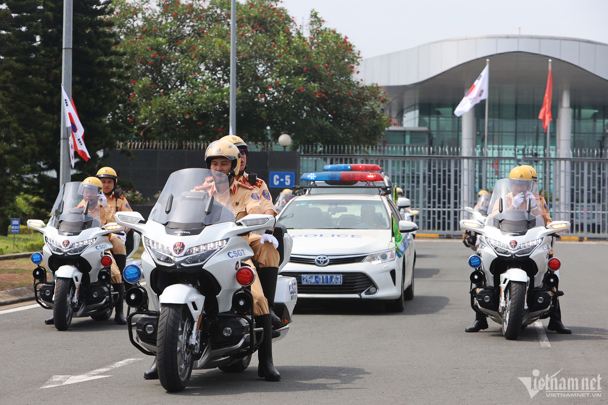 Hà Nội tạm cấm, hạn chế 1 số loại xe qua tuyến đường phục vụ đoàn khách quốc tế Hà Nội tạm cấm, hạn chế 1 số loại xe qua tuyến đường phục vụ đoàn khách quốc tế