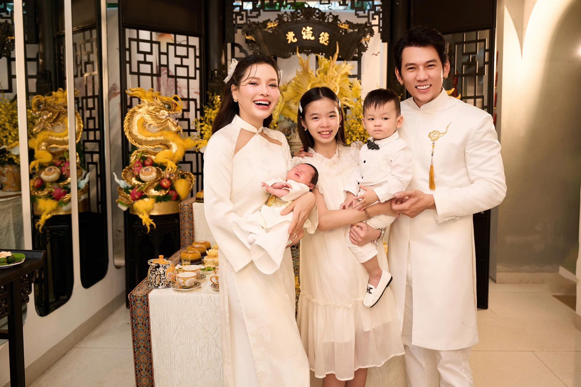 Showbiz Việt có 1 sao nữ nhận sính lễ 88 cây vàng trong ngày cưới, số lãi ở hiện tại gây sốc nặng! - 5 Showbiz Việt có 1 sao nữ nhận sính lễ 88 cây vàng trong ngày cưới, số lãi ở hiện tại gây sốc nặng! - 5