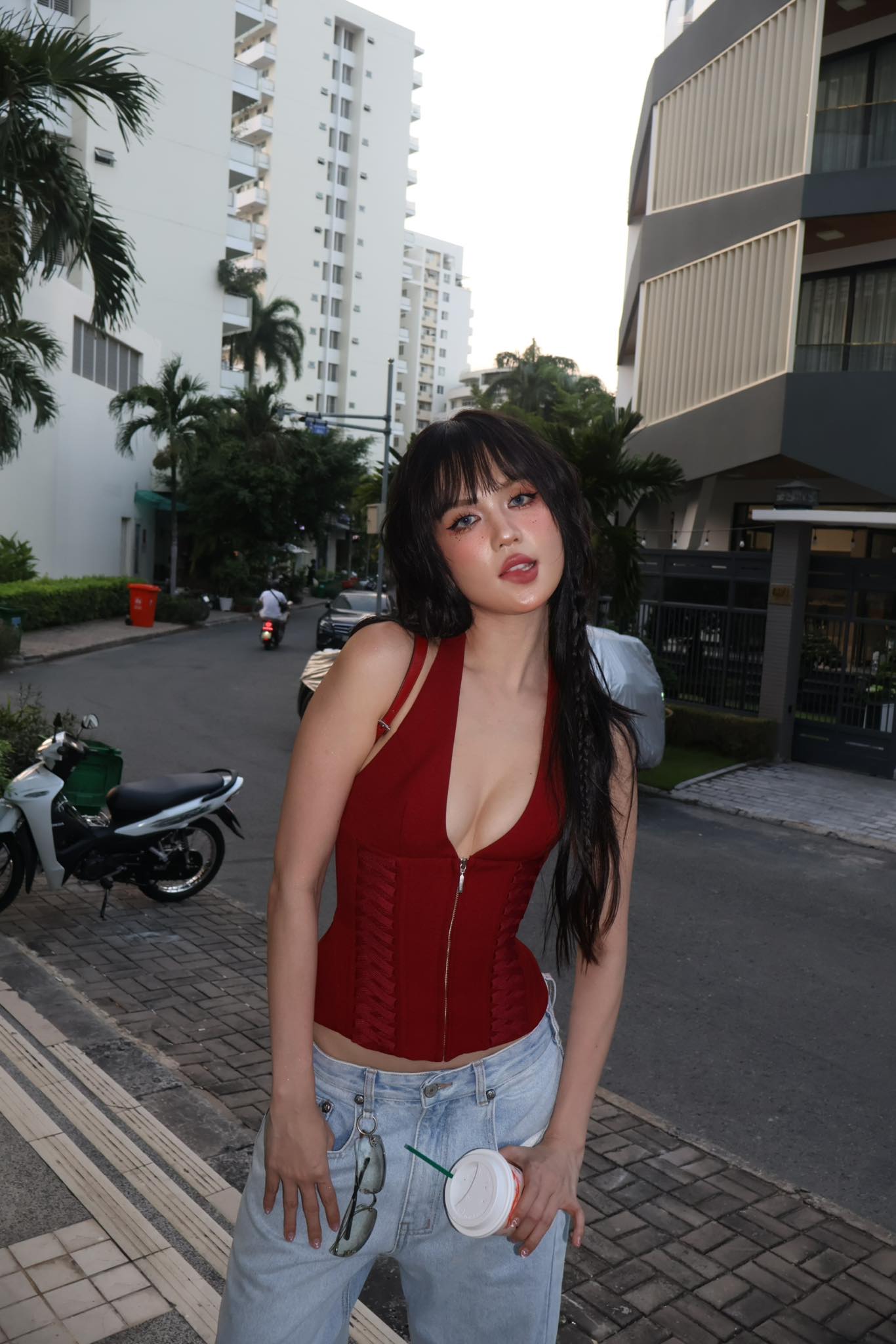 Ngọc Trinh lại gây sốt với váy xuyên thấu, trưng trổ body nóng mắt - 3 Ngọc Trinh lại gây sốt với váy xuyên thấu, trưng trổ body nóng mắt - 3