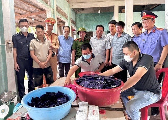 Tử hình đối tượng dùng súng áp tải hàng chục cân ma tuý