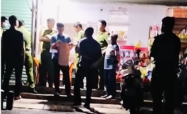 Hai cháu bé 6 và 8 tuổi tử vong bất thường tại nhà ông bà ngoại Hai cháu bé 6 và 8 tuổi tử vong bất thường tại nhà ông bà ngoại