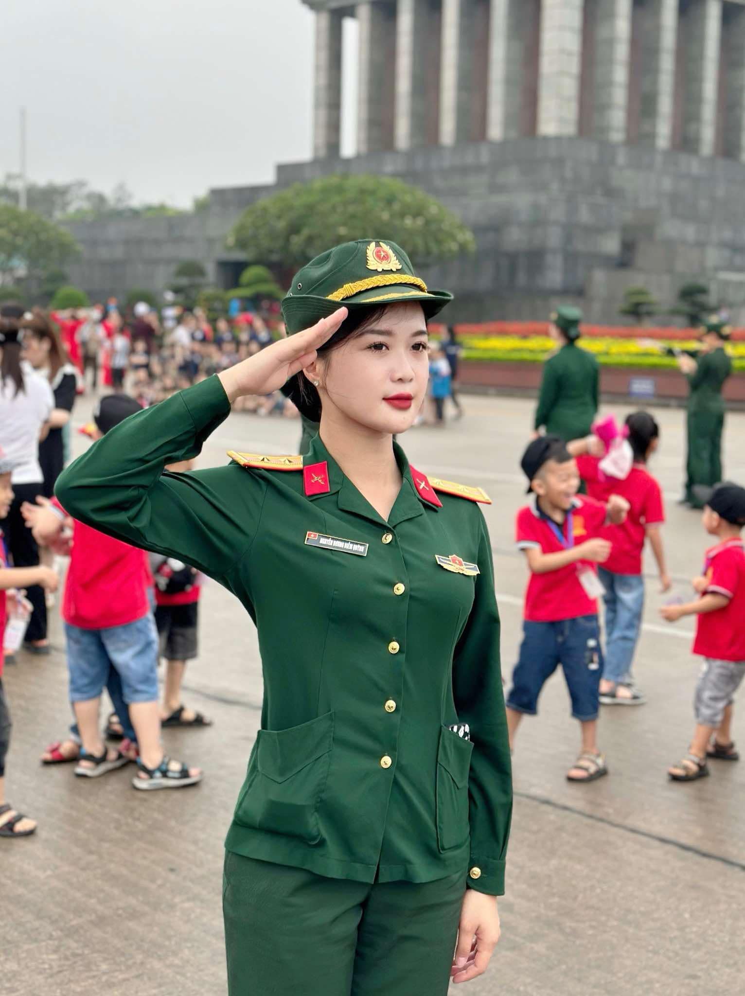 Nhan sắc gây thương nhớ của nữ quân nhân 'khối Hoa hậu' diễu binh 30/4, ảnh đời thường càng bất ngờ - 3 Nhan sắc gây thương nhớ của nữ quân nhân 'khối Hoa hậu' diễu binh 30/4, ảnh đời thường càng bất ngờ - 3