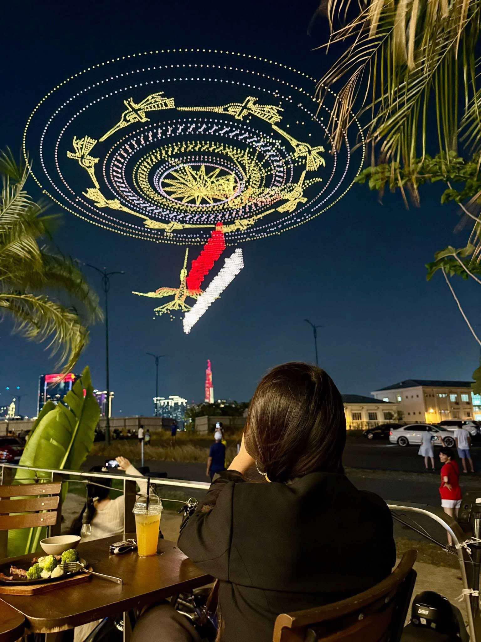 Kêu gọi trả drone cho BTC, quán cà phê tại TP.HCM có một hành động khiến ai thấy cũng tấm tắc khen - 3