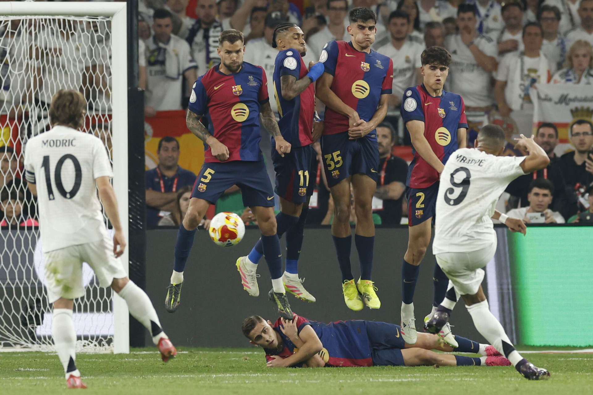 Ba lý do Xabi Alonso thành công như Zidane ở Real Madrid - 2 Ba lý do Xabi Alonso thành công như Zidane ở Real Madrid - 2