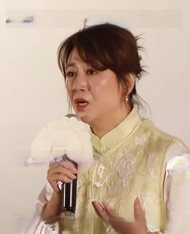 'Nữ hoàng phòng vé' khóc lóc đòi 'cạch mặt' bạn diễn vì 1 hành động đi quá giới hạn 'Nữ hoàng phòng vé' khóc lóc đòi 'cạch mặt' bạn diễn vì 1 hành động đi quá giới hạn