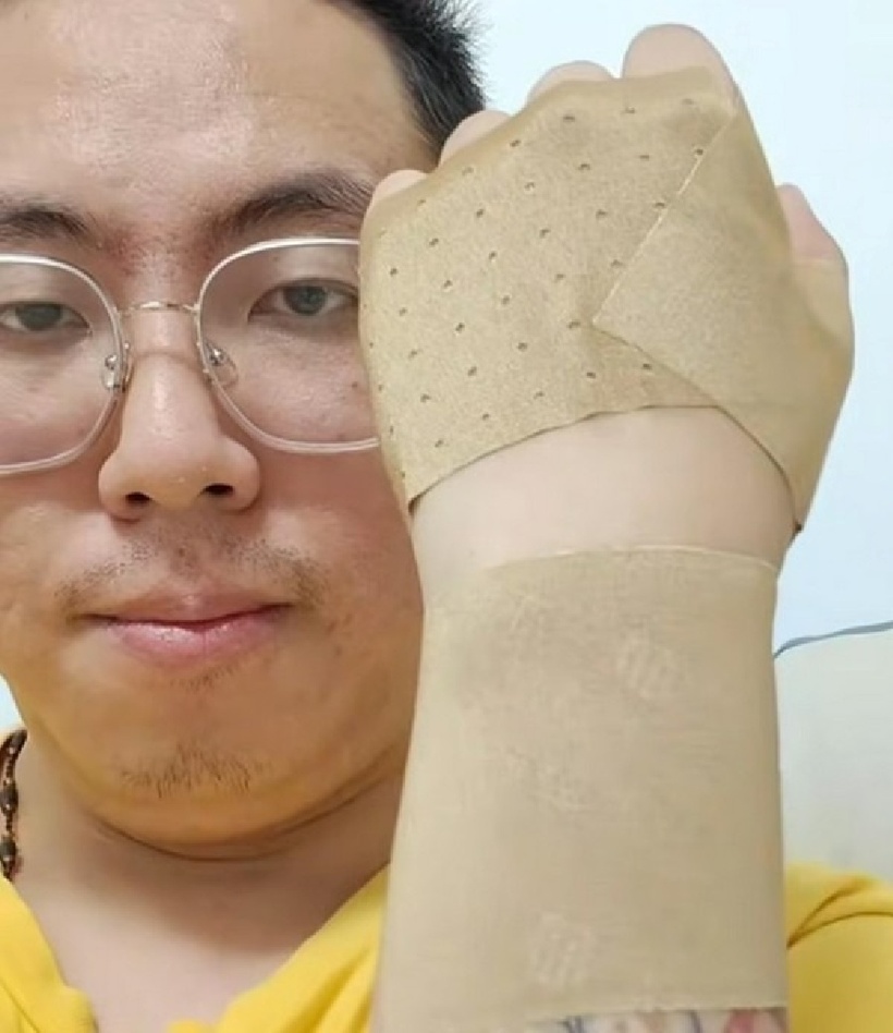 Nghỉ việc ở nhà chăm con toàn thời gian, ông bố 9X bị chẩn đoán trầm cảm, viêm khớp - 1 Nghỉ việc ở nhà chăm con toàn thời gian, ông bố 9X bị chẩn đoán trầm cảm, viêm khớp - 1