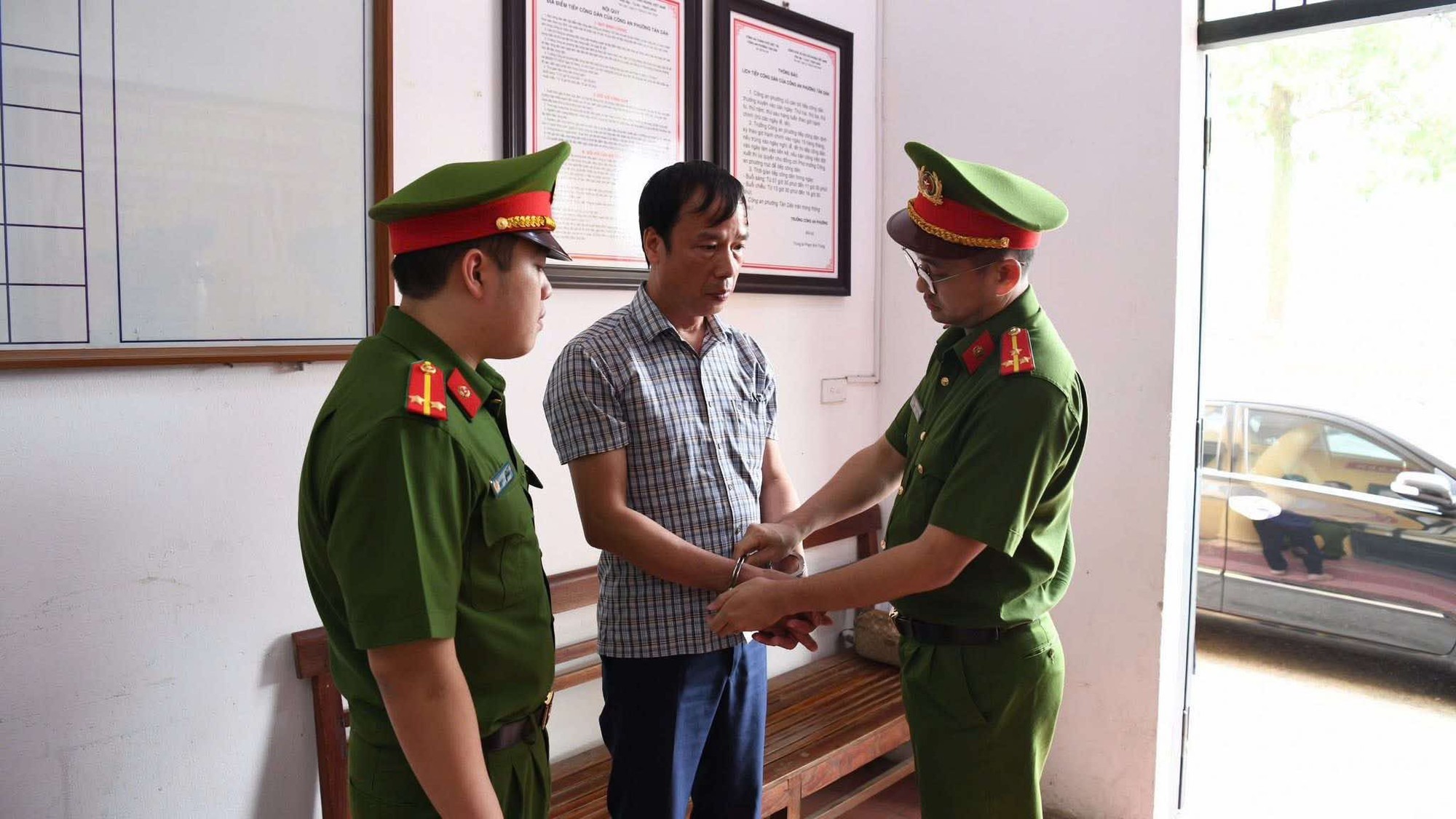 Chủ tịch xã ở Phú Thọ bị 'sờ gáy' vì nghi vấn làm ngơ dẫn đến khai thác đất, san lấp trái phép
