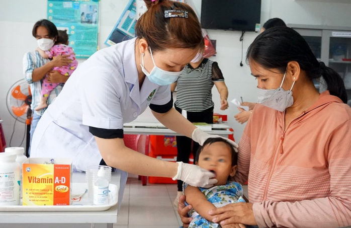 Vì sao trẻ 6 đến 60 tháng tuổi nhất định phải uống vitamin A? Vì sao trẻ 6 đến 60 tháng tuổi nhất định phải uống vitamin A?