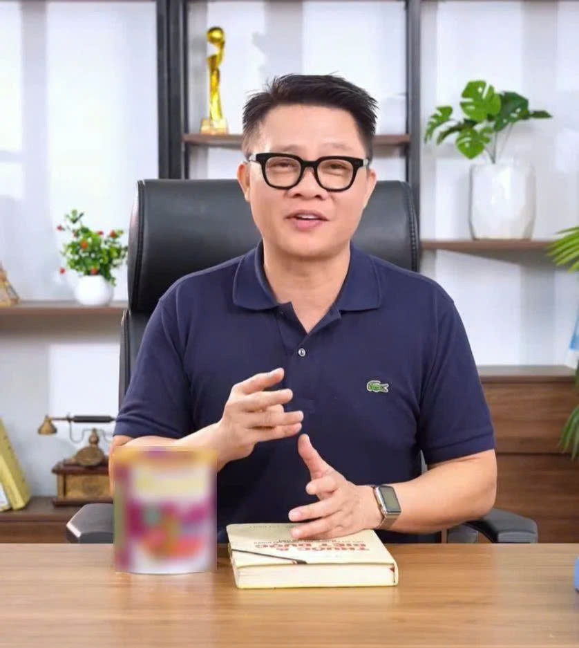 Chủ tịch Công ty Z Holding sản xuất sữa Hiup giả bị bắt, BTV Quang Minh nói 'bị lừa' Chủ tịch Công ty Z Holding sản xuất sữa Hiup giả bị bắt, BTV Quang Minh nói 'bị lừa'