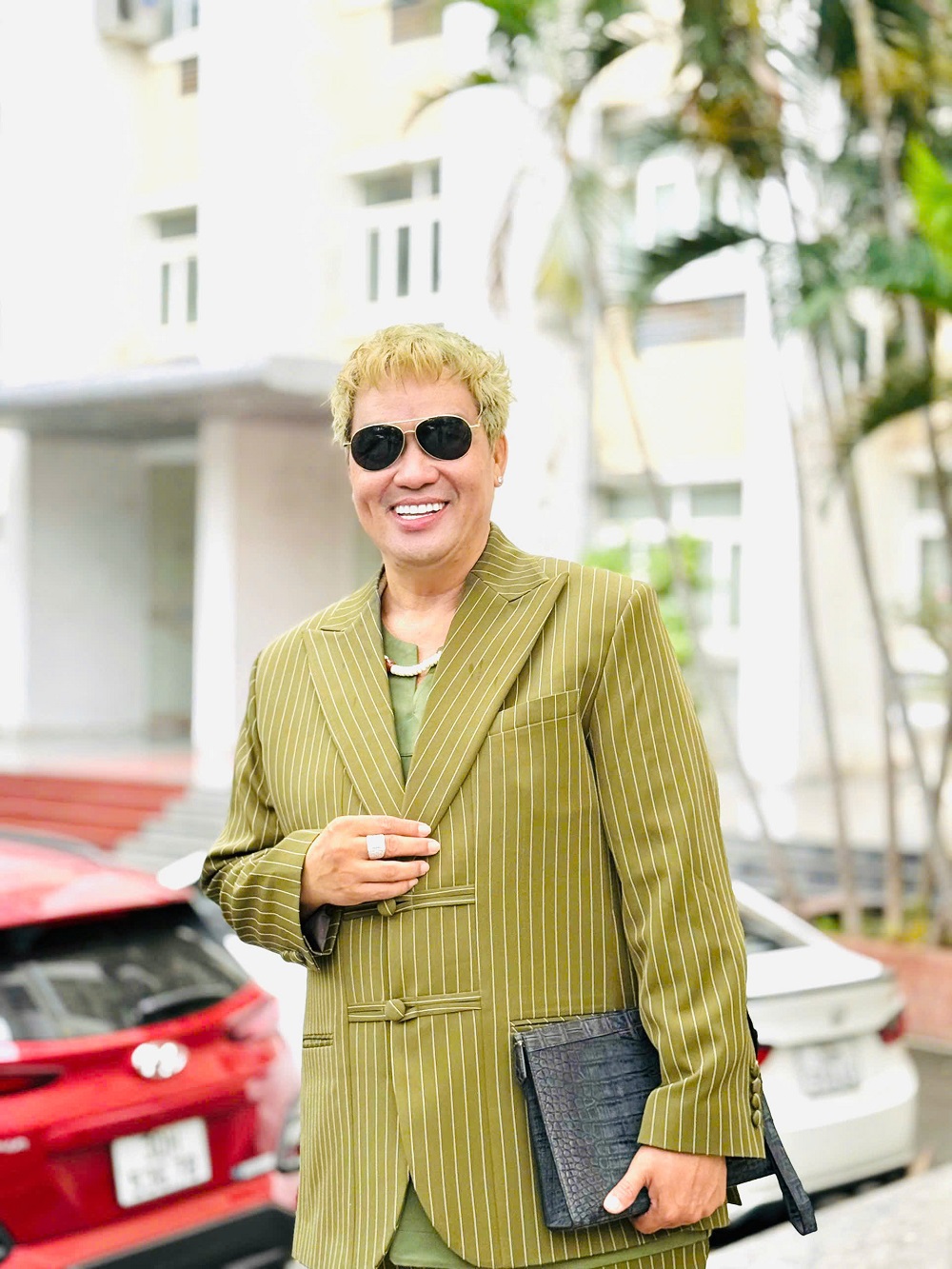 Nam nghệ sĩ rao biệt phủ 100 tỷ, tuổi 54: 'Tôi đang chuẩn bị thi đầu vào Tiến sĩ' - 4 Nam nghệ sĩ rao biệt phủ 100 tỷ, tuổi 54: 'Tôi đang chuẩn bị thi đầu vào Tiến sĩ' - 4