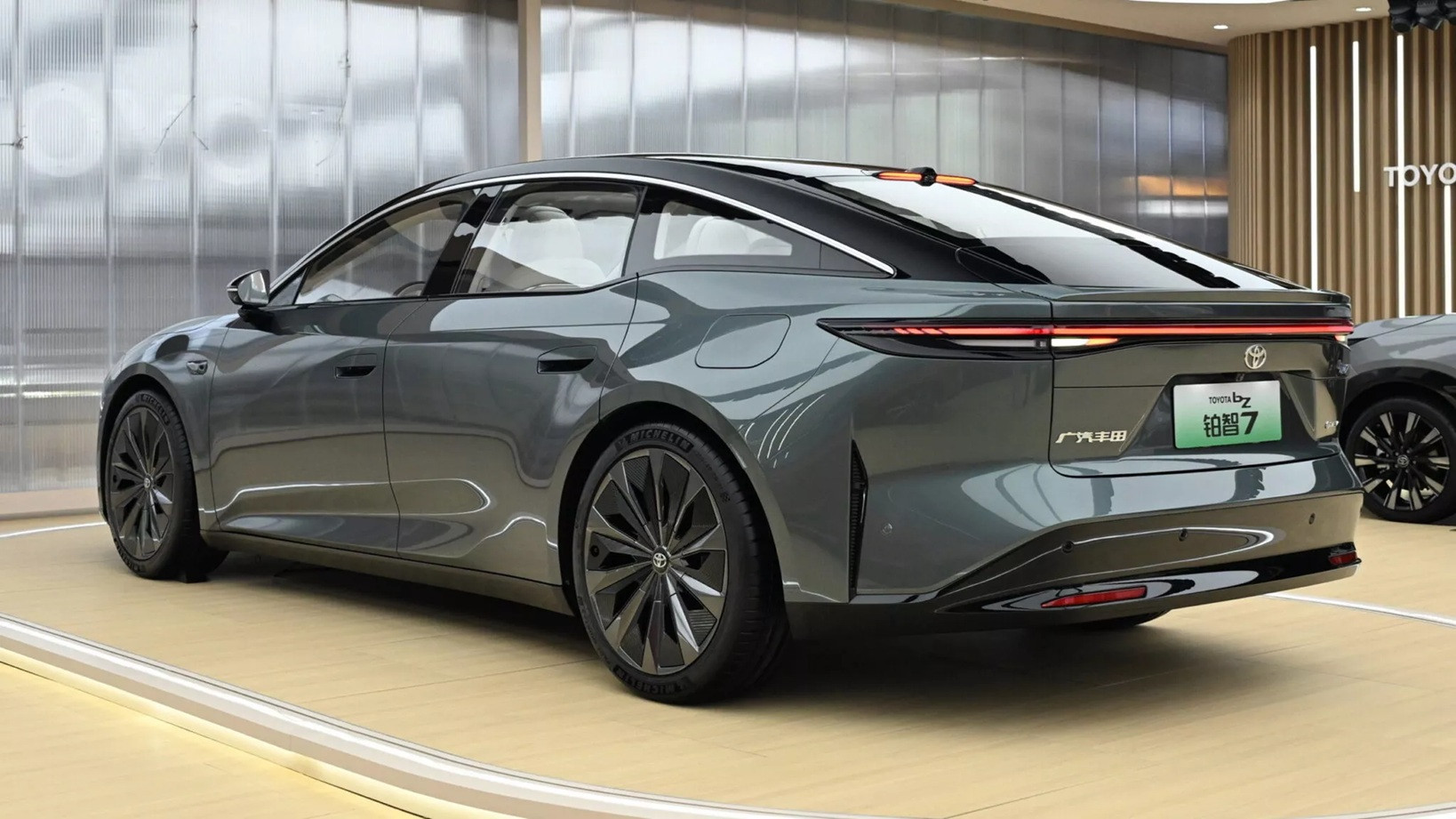 Xe điện cao cấp của Toyota dùng công nghệ của hai ‘ông lớn’ tại Trung Quốc - 1