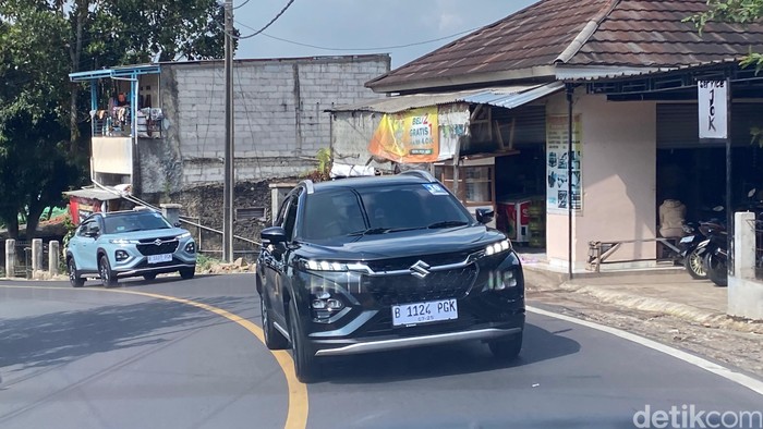 Suzuki Fronx bán hơn 55 xe/ngày, chốt đơn 1.500 chiếc chưa đầy tháng ra mắt, dễ thành hàng hot khi về Việt Nam - 1 Suzuki Fronx bán hơn 55 xe/ngày, chốt đơn 1.500 chiếc chưa đầy tháng ra mắt, dễ thành hàng hot khi về Việt Nam - 1