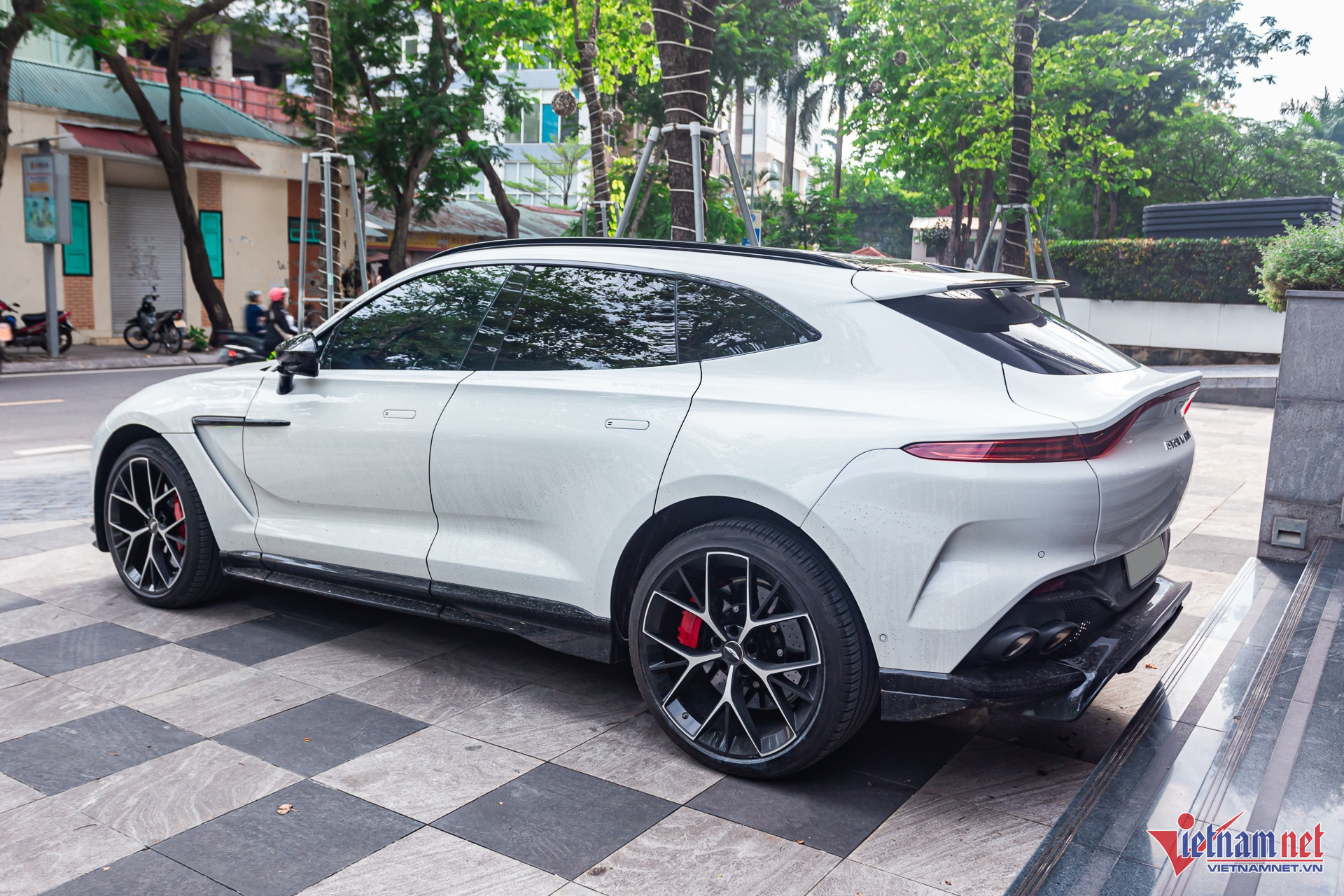 Cận cảnh siêu SUV Aston Martin DBX707 giá hơn 23 tỷ đồng của đại gia Hà Nội - 10