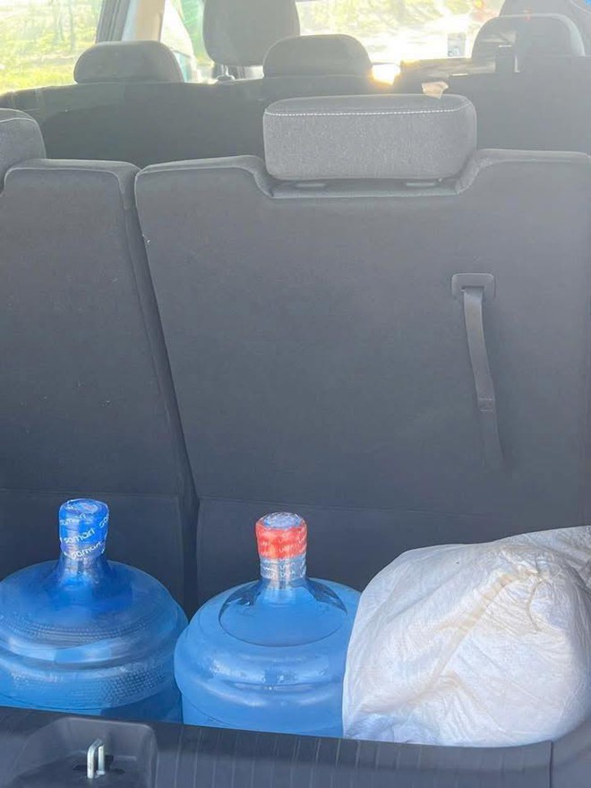 Lộ thêm ảnh thật nội thất VinFast Limo Green, một thứ 'lấy' từ xe tiền tỉ? - 1