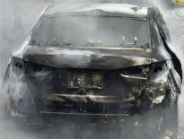 Ô tô đang đỗ ở Hà Nội bất ngờ bốc cháy dữ dội