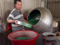 Điều khó tin tại xưởng sản xuất thuốc giả bằng phụ gia và than tre