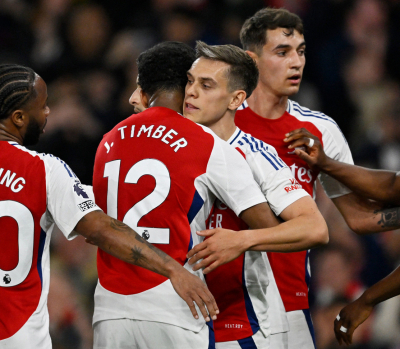 Arsenal đánh rơi chiến thắng, dâng cúp cho Liverpool - 4